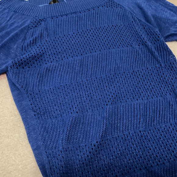 Guess Sparkly Blue Sweater Shirt Size L - Picture 9 of 9